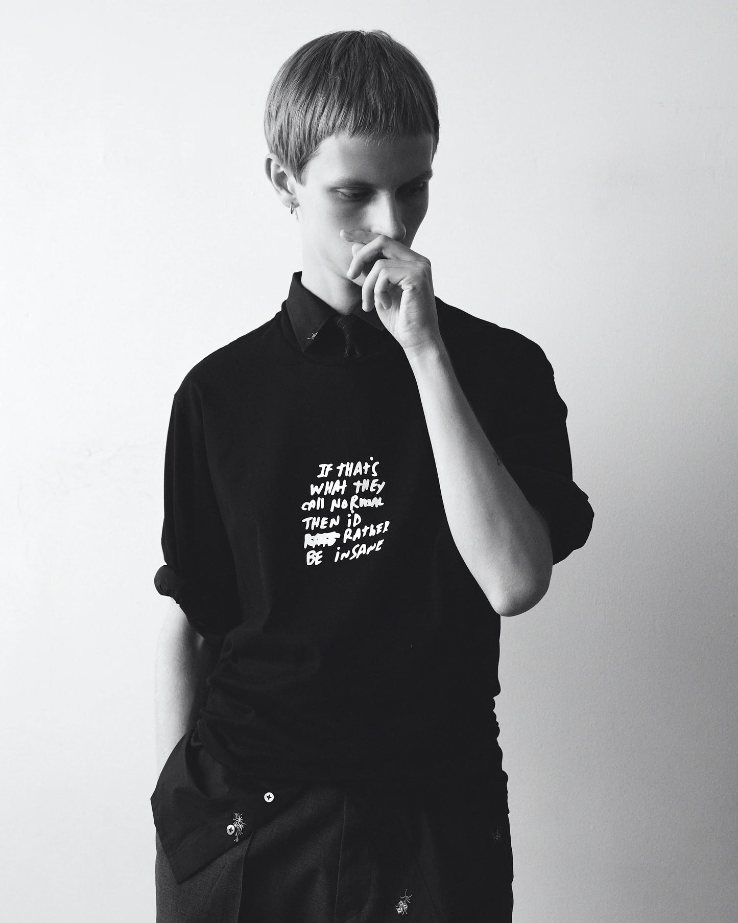 JOHN MASON SMITH / JANE SMITH - JAI TANJU BE INSANE S/S T-SHIRT - BLACK