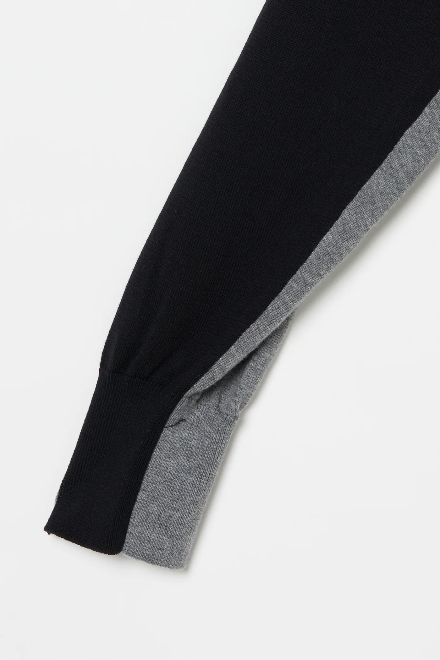INSCRIRE - Cotton 16G Over Size V neck Cardigan - BLACK × GREY
