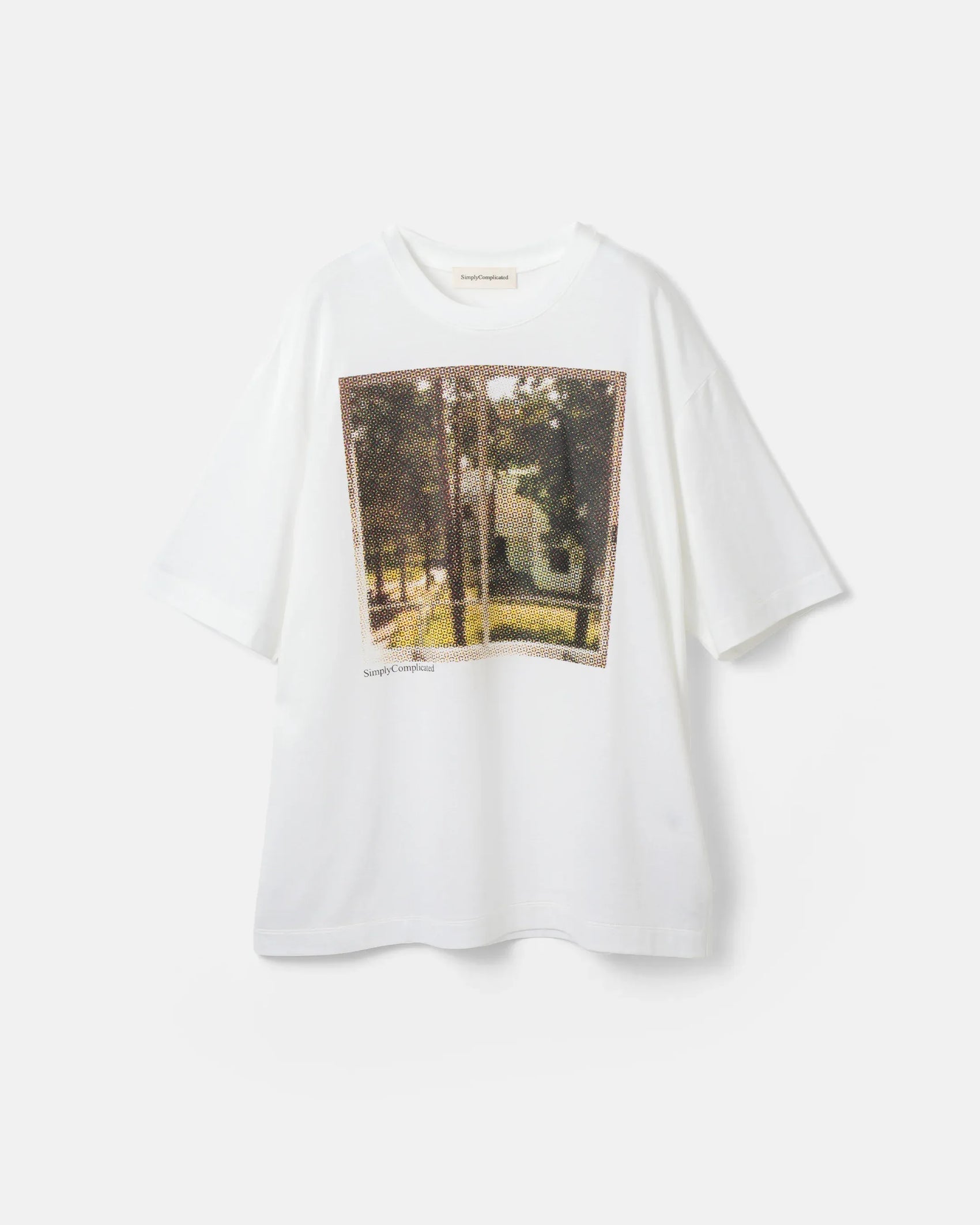 SimplyComplicated - WINDOW TEE - WHITE