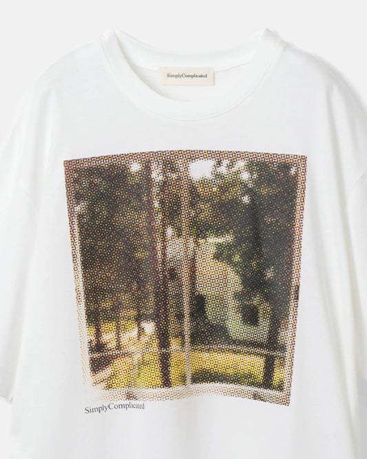 SimplyComplicated - WINDOW TEE - WHITE