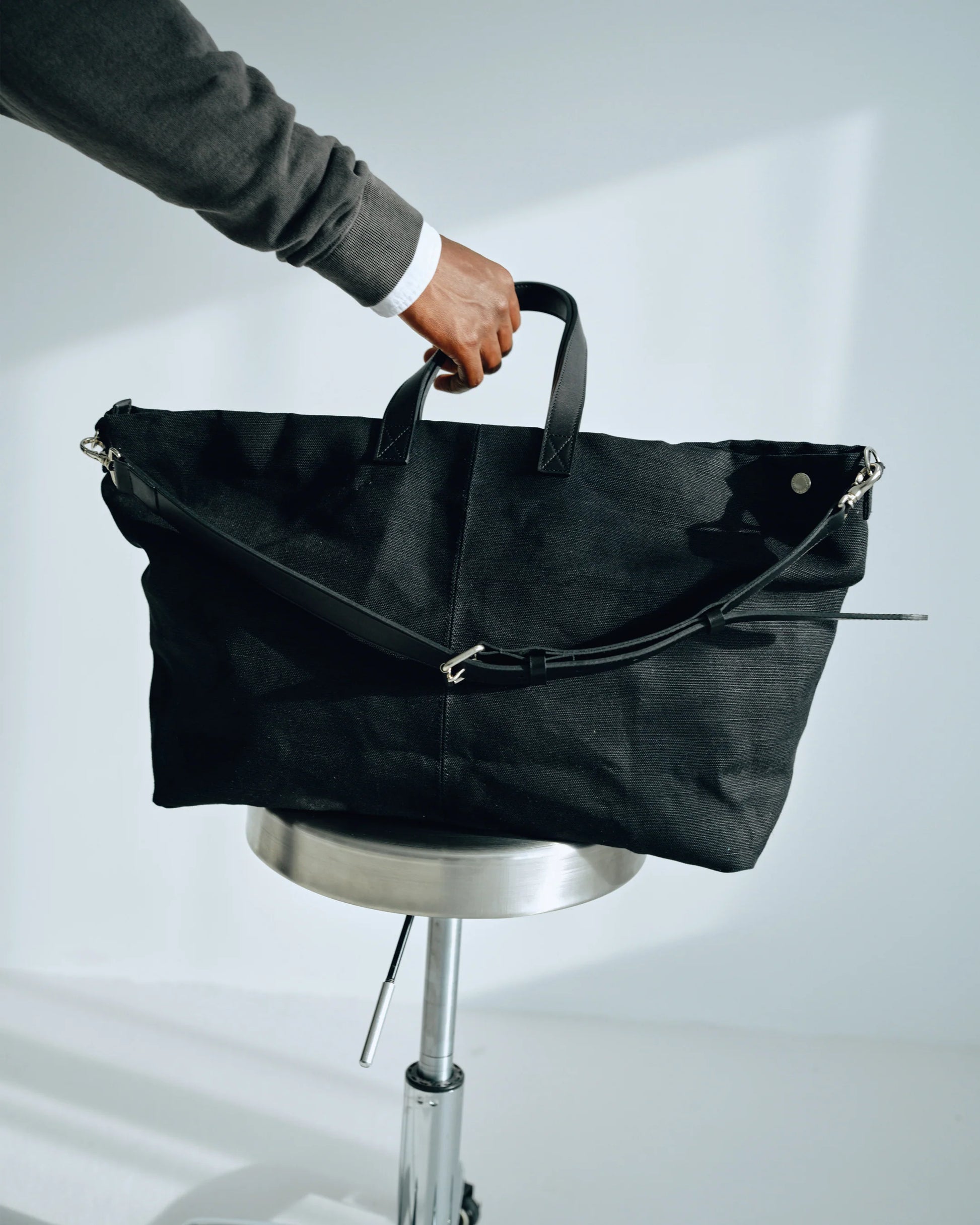 バッグ simply complicated JUTE CANVAS TOTE BAG SimplyComplicated JUTE CANVAS TOTE BAG BLACK – un