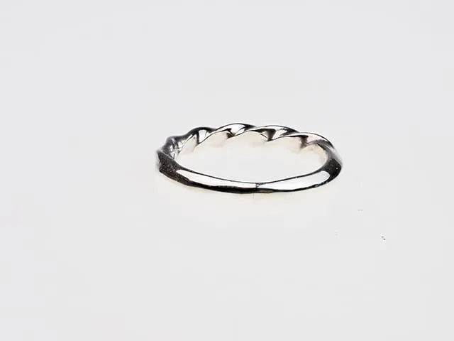 WAKAN SILVER SMITH - TRIANGLE TWIST リング - SILVER