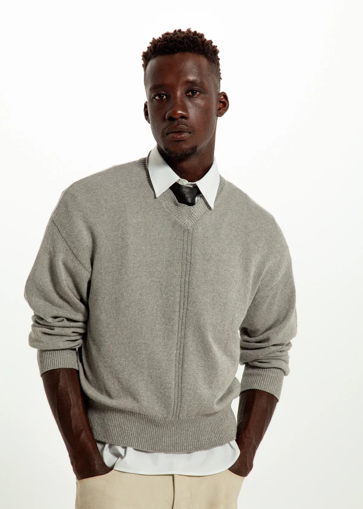 SimplyComplicated - V NECK LIGHT KNIT SWEATER - LT.GREY – un