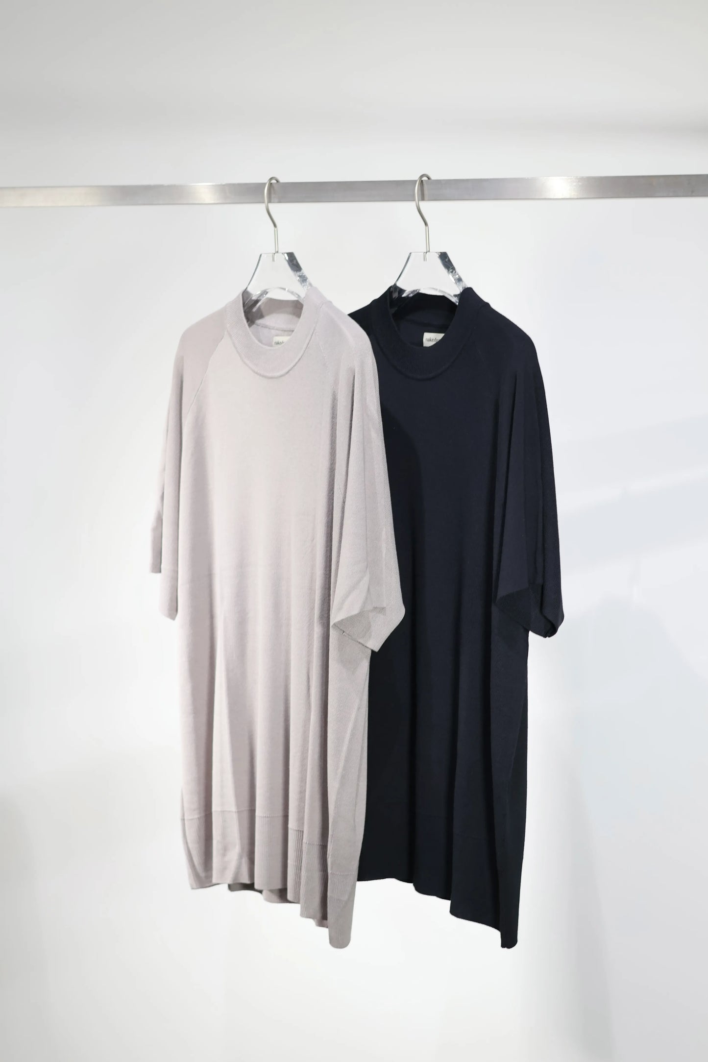 nakedgauge - RAGLAN CREW NECK SS - BLACK