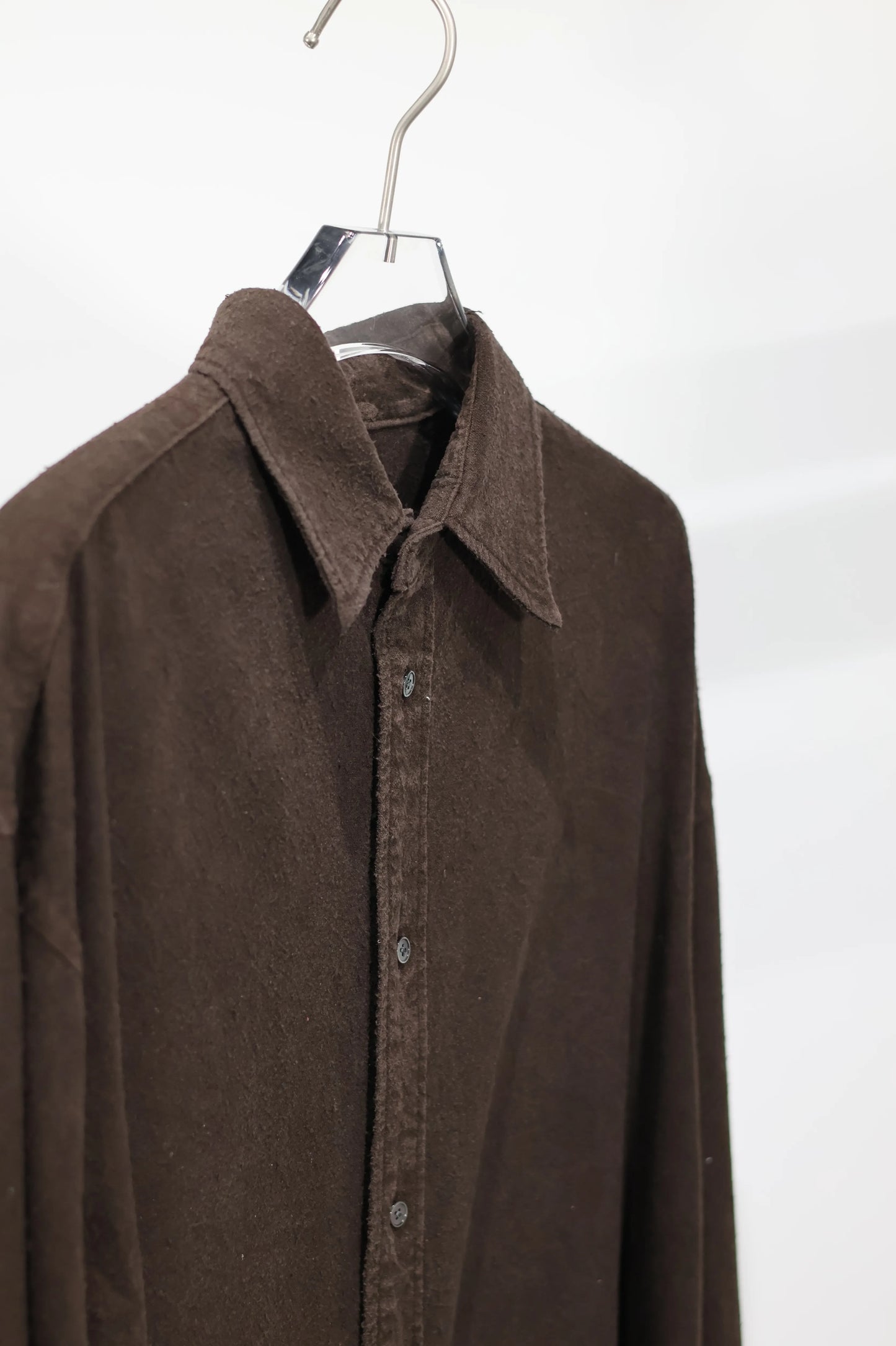 JOHN MASON SMITH / JANE SMITH - SILK NOIL GARMENT DYE OVERSIZED REGULAR COLLAR SHIRT - BROWN