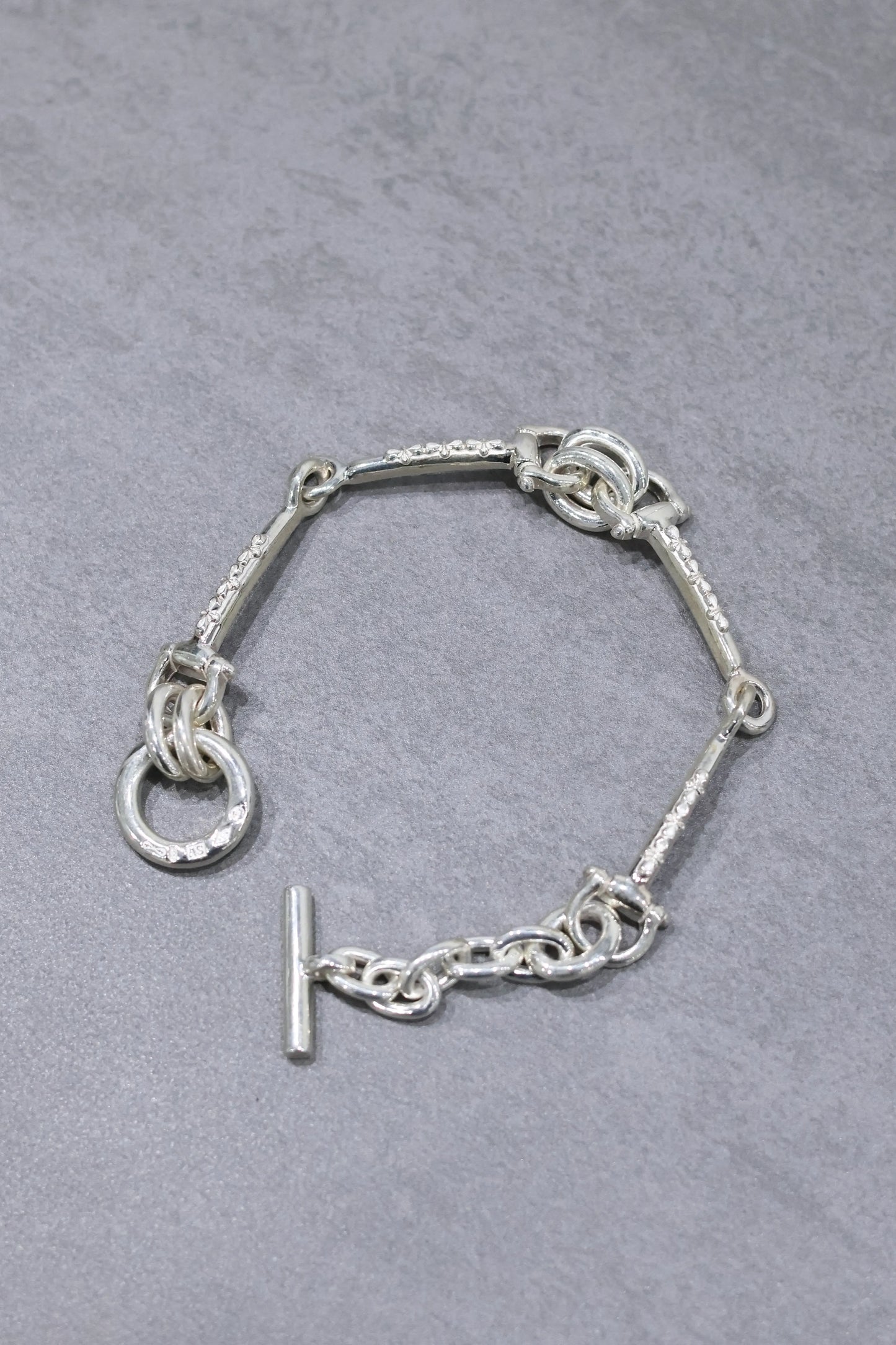 WAKAN SILVER SMITH - Horse bit bracelet (elongated) - SILVER – un WAKAN SILVER SMITH - Horse bit bracelet (elongated) - SILVER – un