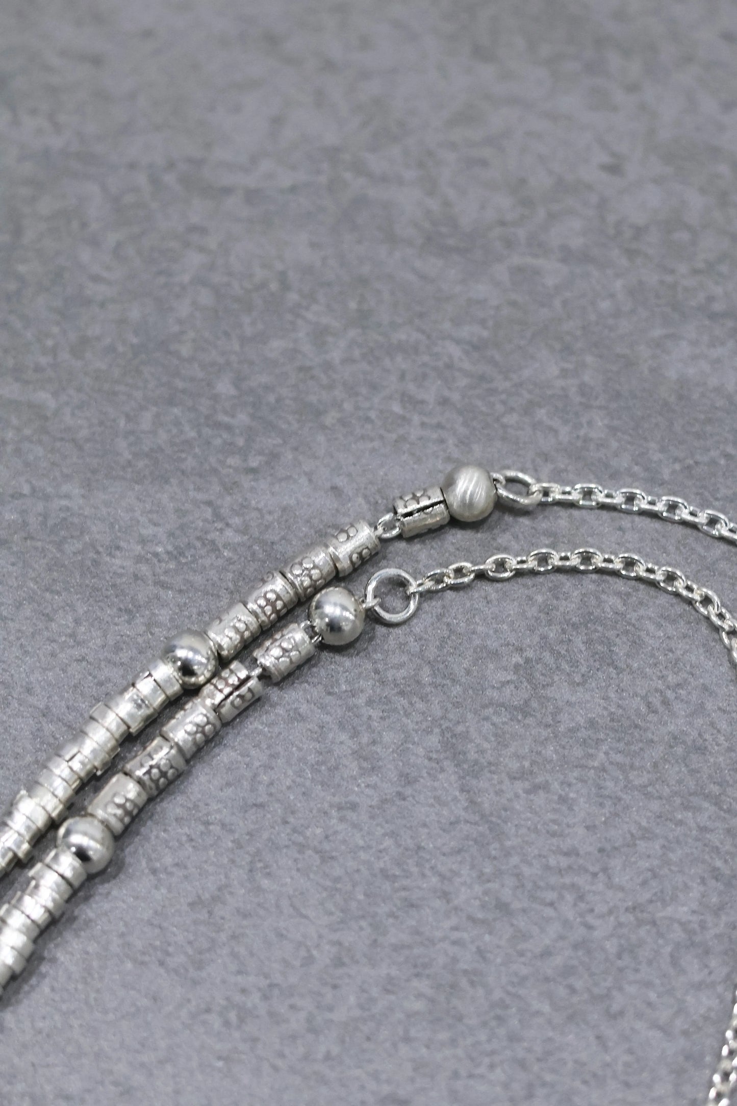 WAKAN SILVER SMITH - Horse shoe handmade beads necklace - SILVER