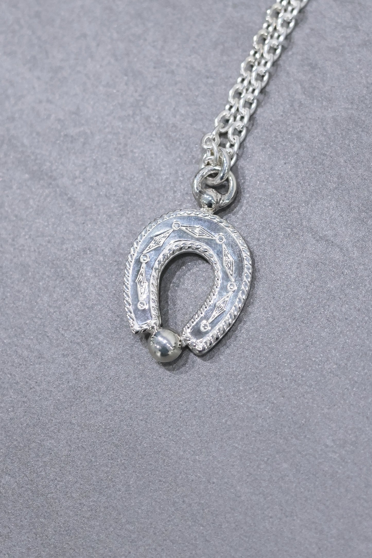 WAKAN SILVER SMITH - Spirit Horseshoe necklace (single) - SILVER