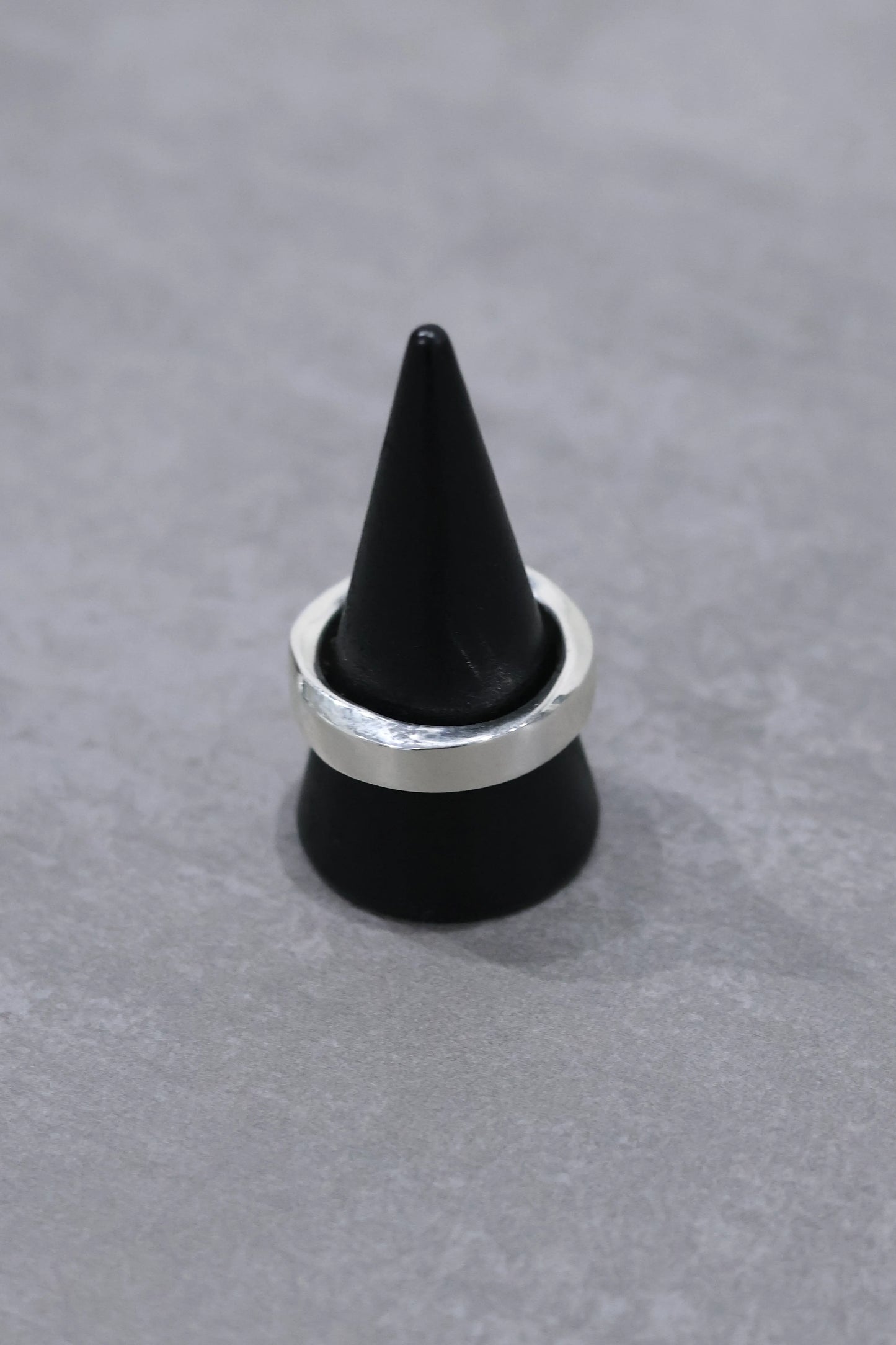 WAKAN SILVER SMITH - Side twist ring M - SILVER