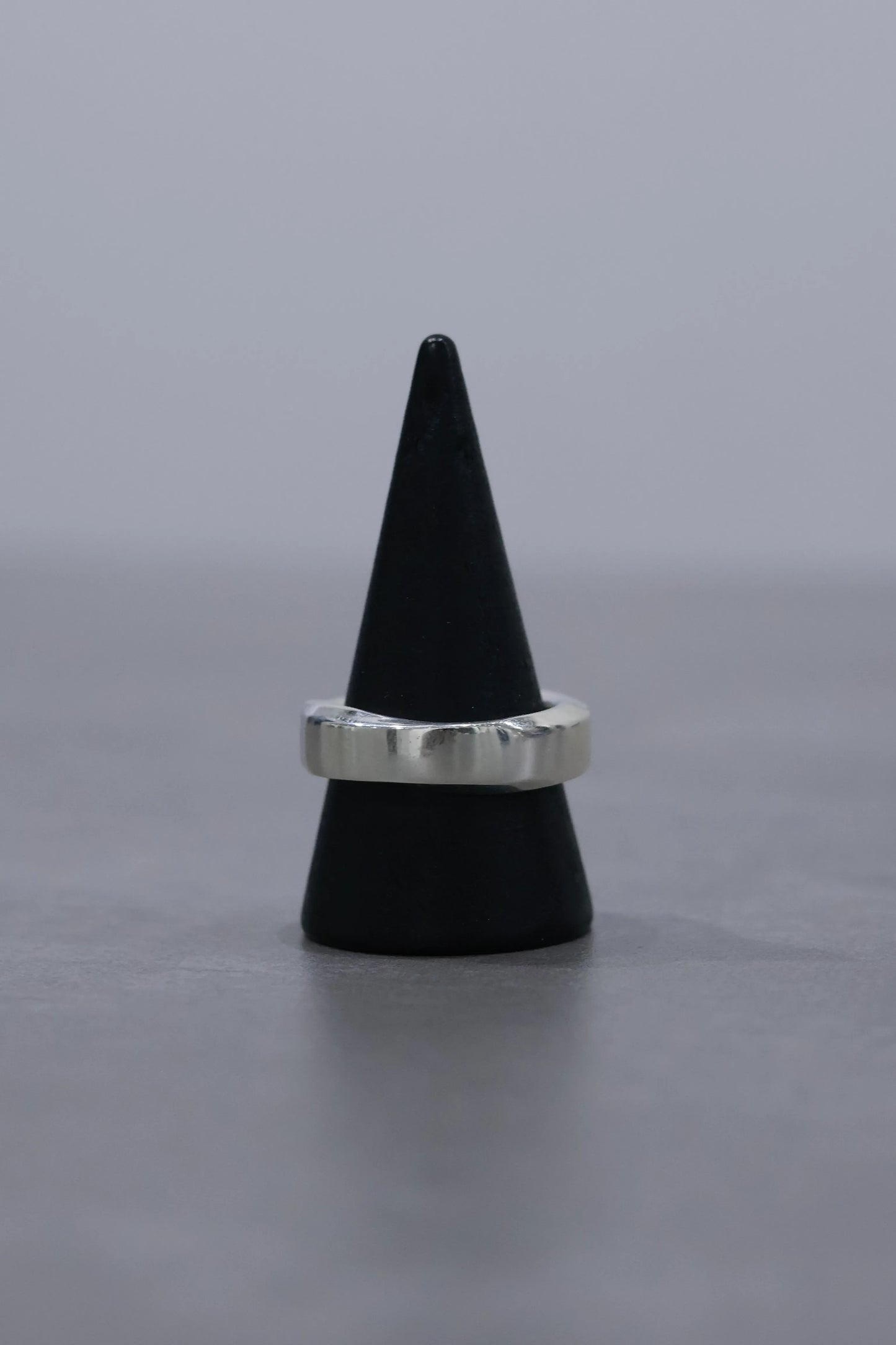 WAKAN SILVER SMITH - Side twist ring M - SILVER