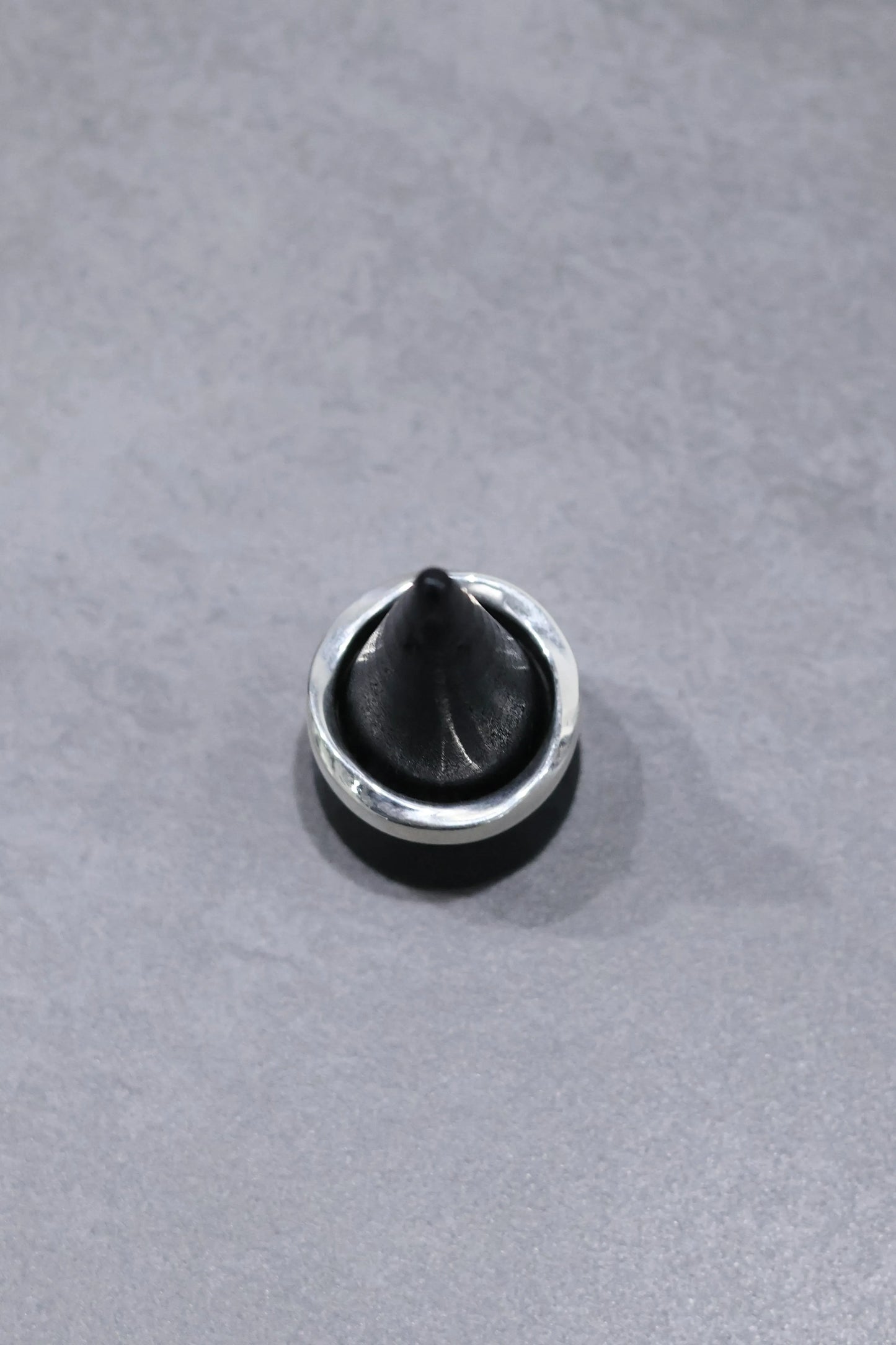 WAKAN SILVER SMITH - Side twist ring M - SILVER