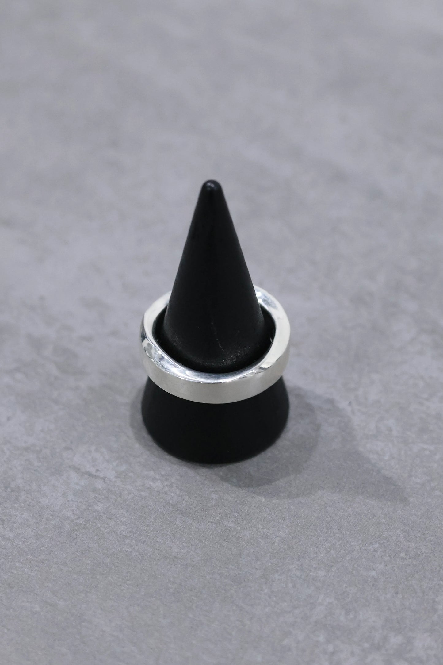 WAKAN SILVER SMITH - Side twist ring M - SILVER