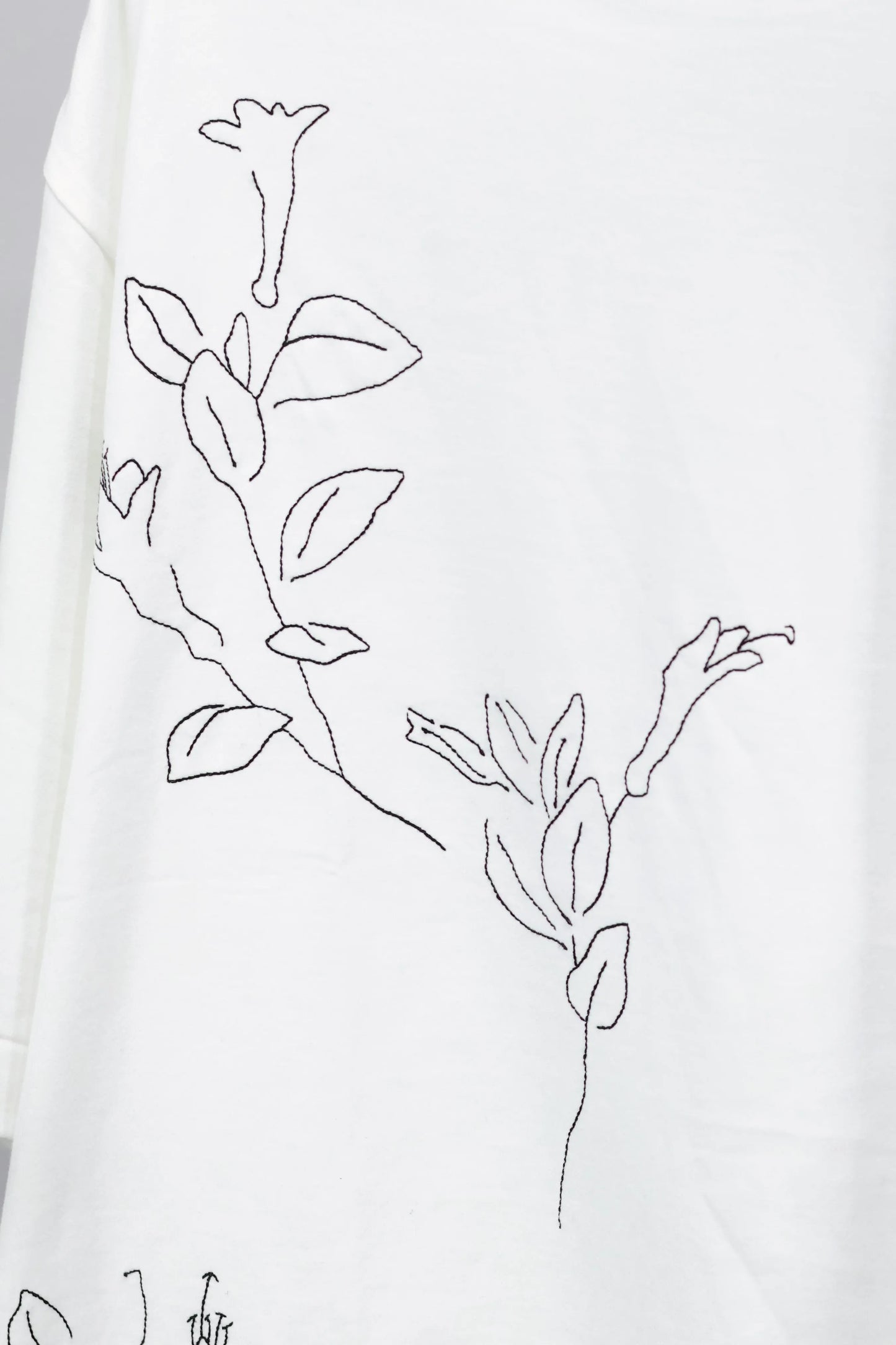 TANAKA - THE BOXY TEE - WHITE(EMBROIDERY)