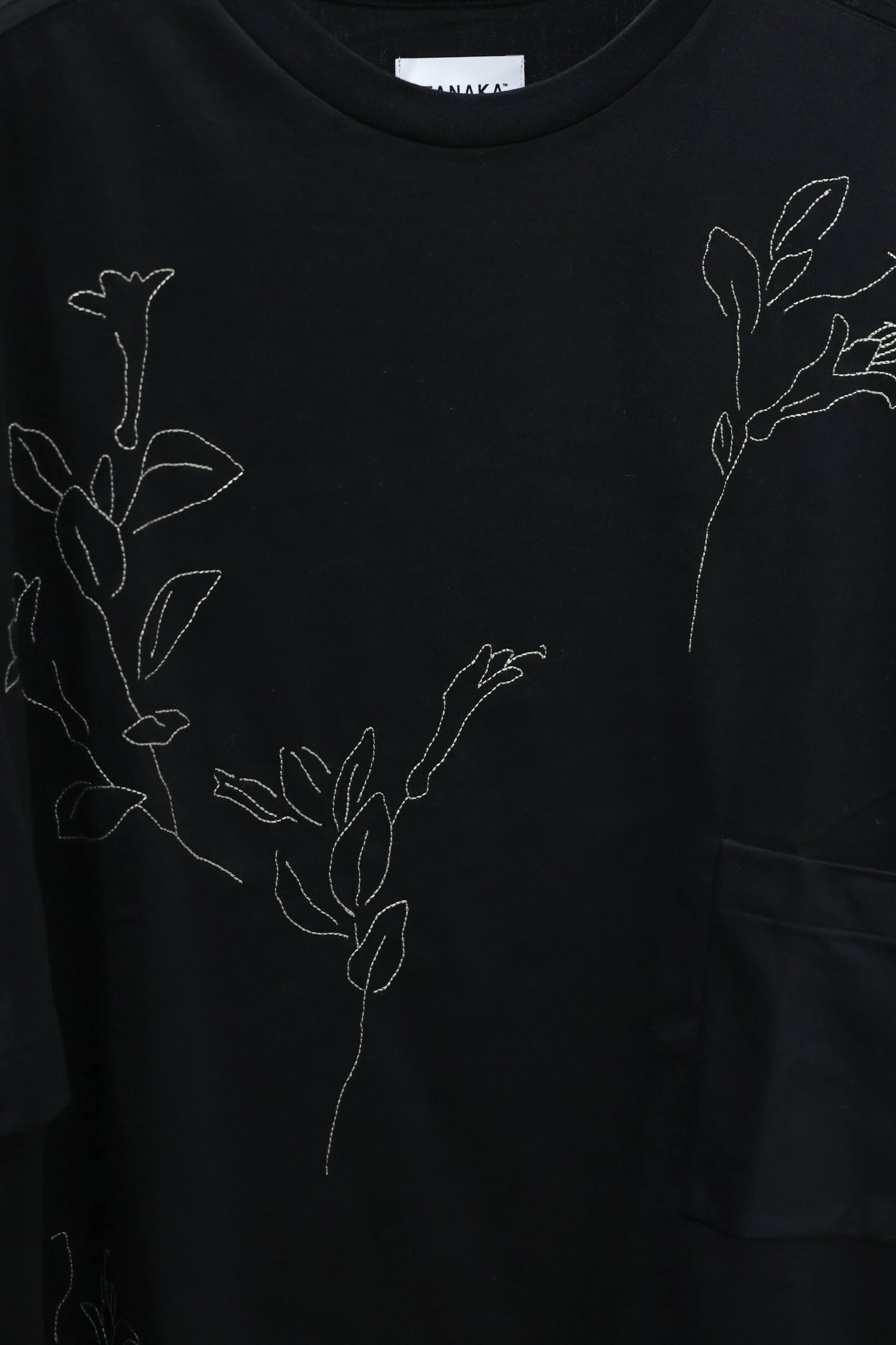 TANAKA - THE BOXY TEE - BLACK(EMBROIDERY)