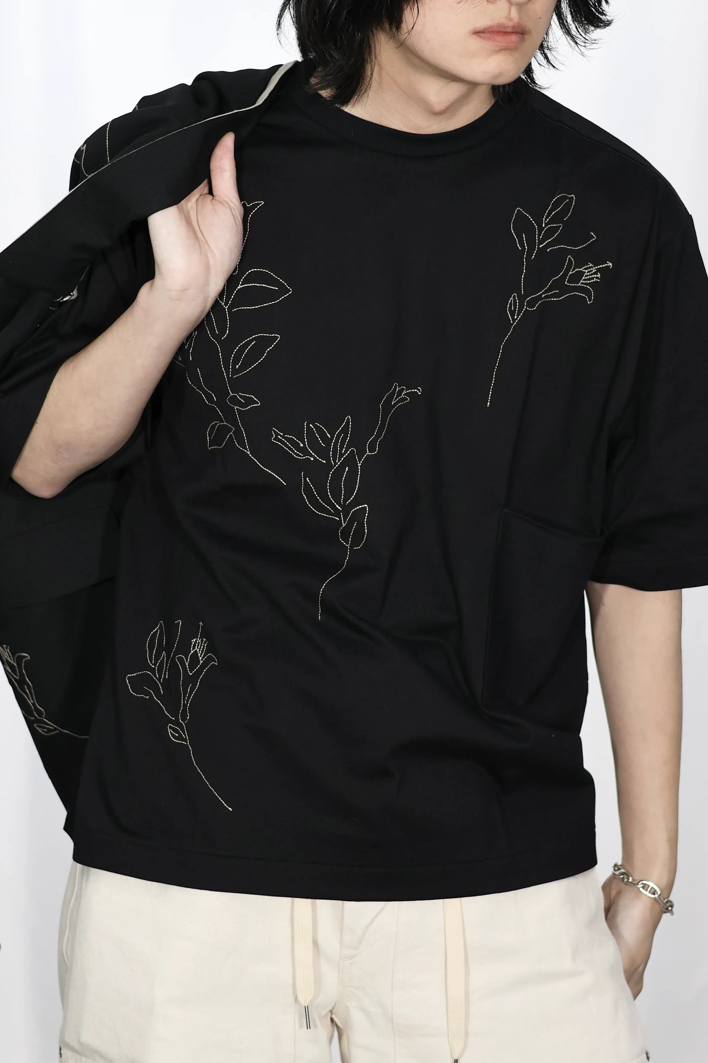 TANAKA - THE BOXY TEE - BLACK(EMBROIDERY)