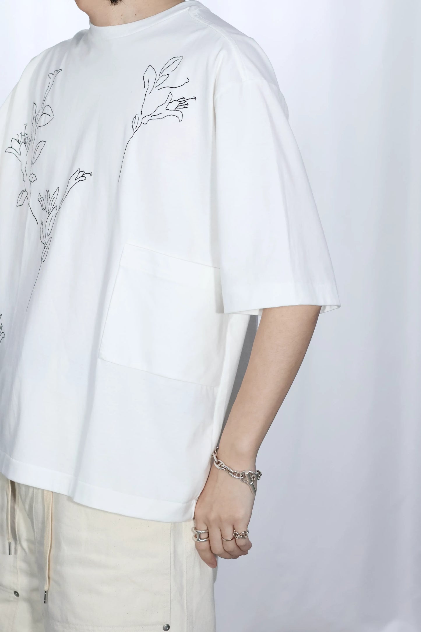 TANAKA - THE BOXY TEE - WHITE(EMBROIDERY)