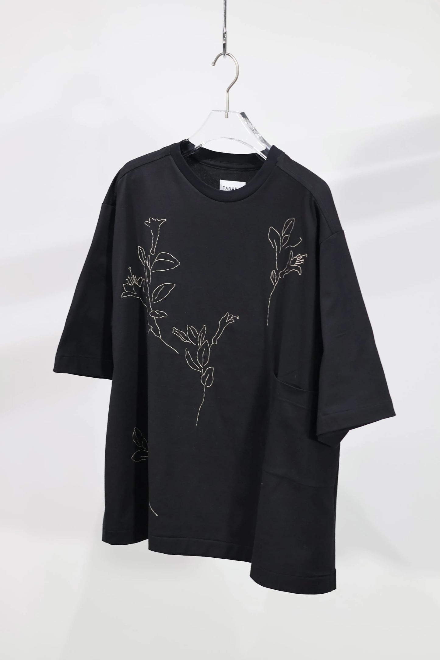 TANAKA - THE BOXY TEE - BLACK(EMBROIDERY)