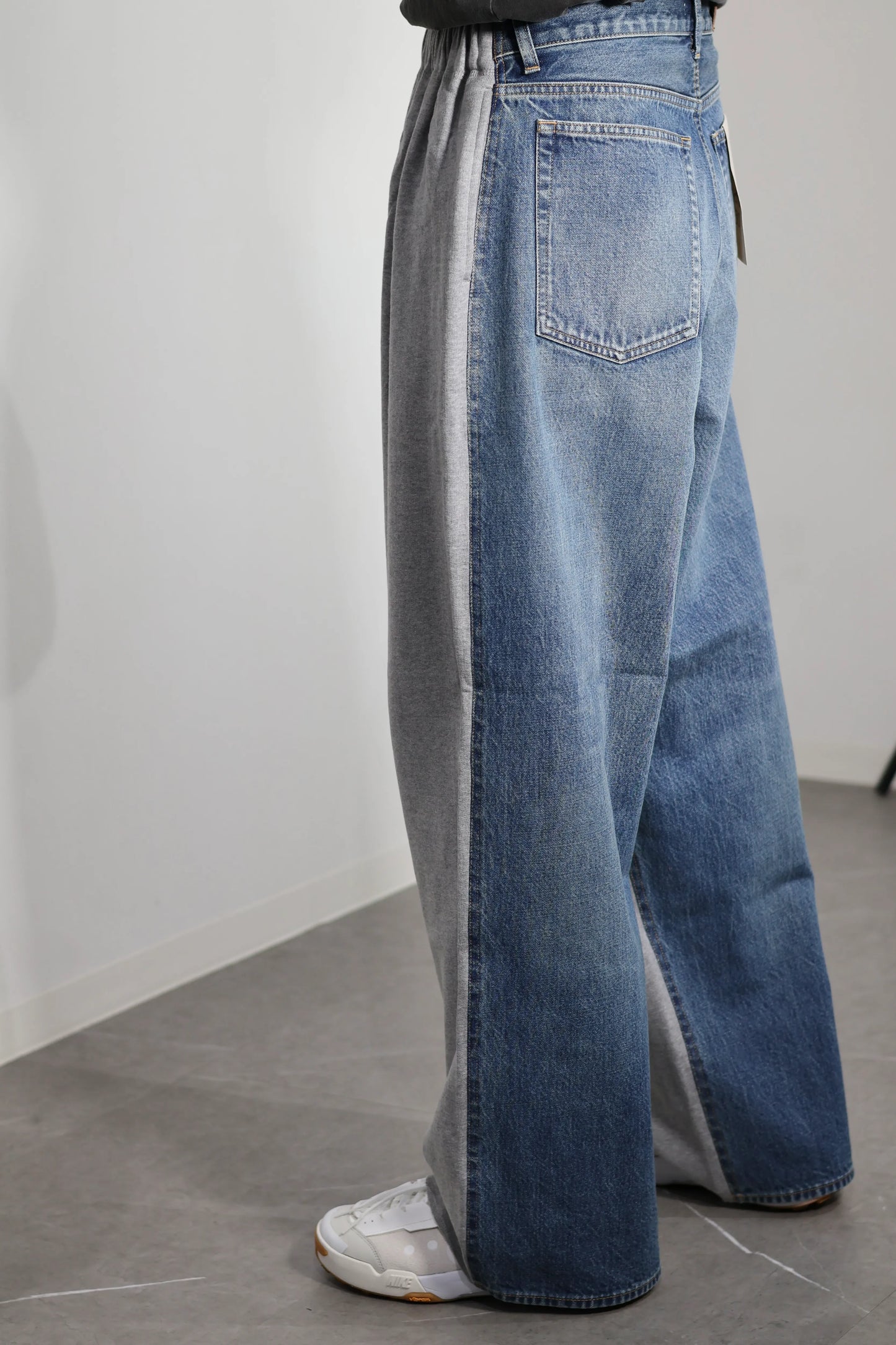 INSCRIRE - Hybrid Sweat Denim Pants - BLUE USED × LT.GREY