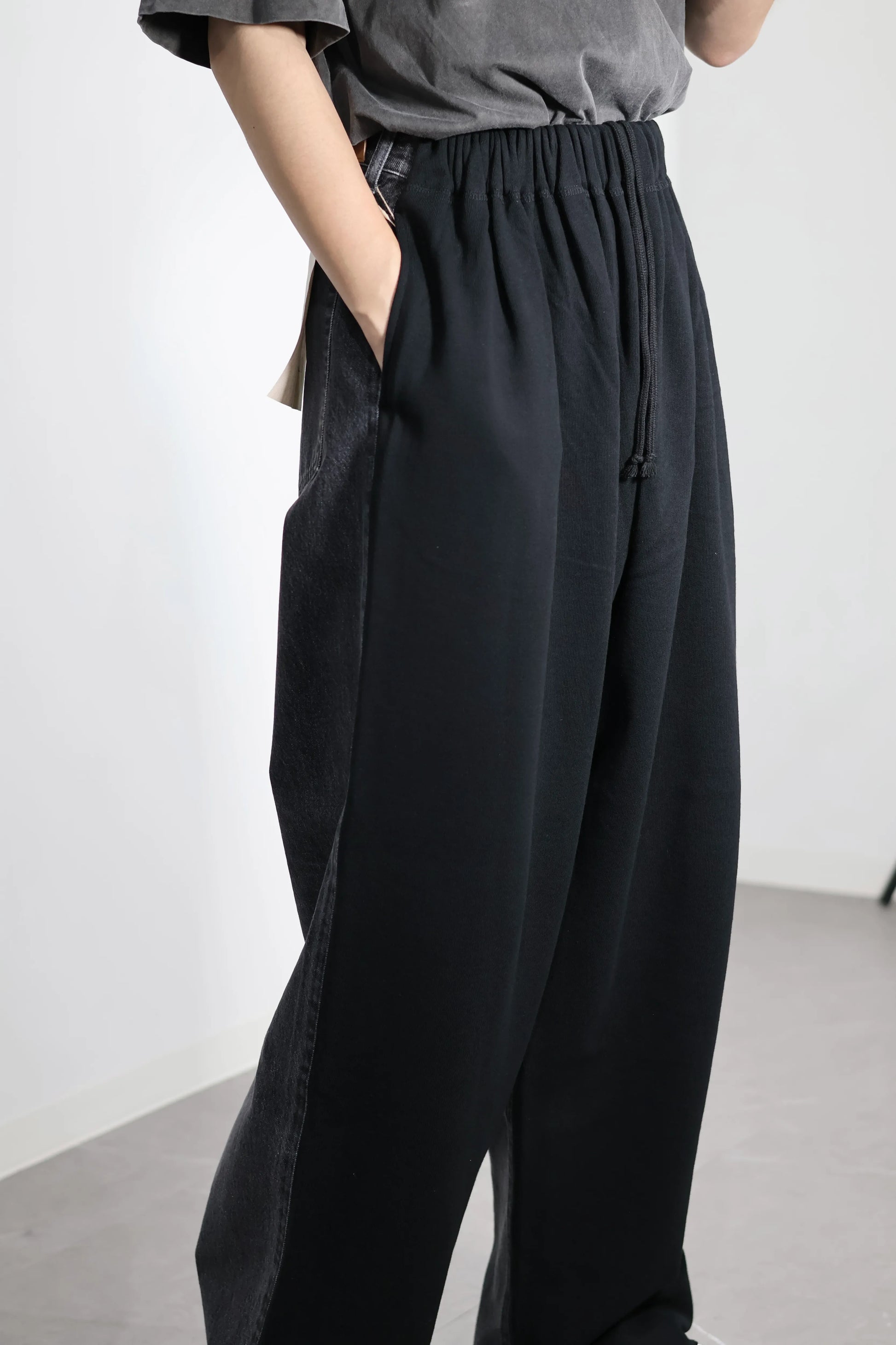 INSCRIRE - Hybrid Sweat Denim Pants - BLACK × BLACK – un INSCRIRE - Hybrid Sweat Denim Pants - BLACK × BLACK – un