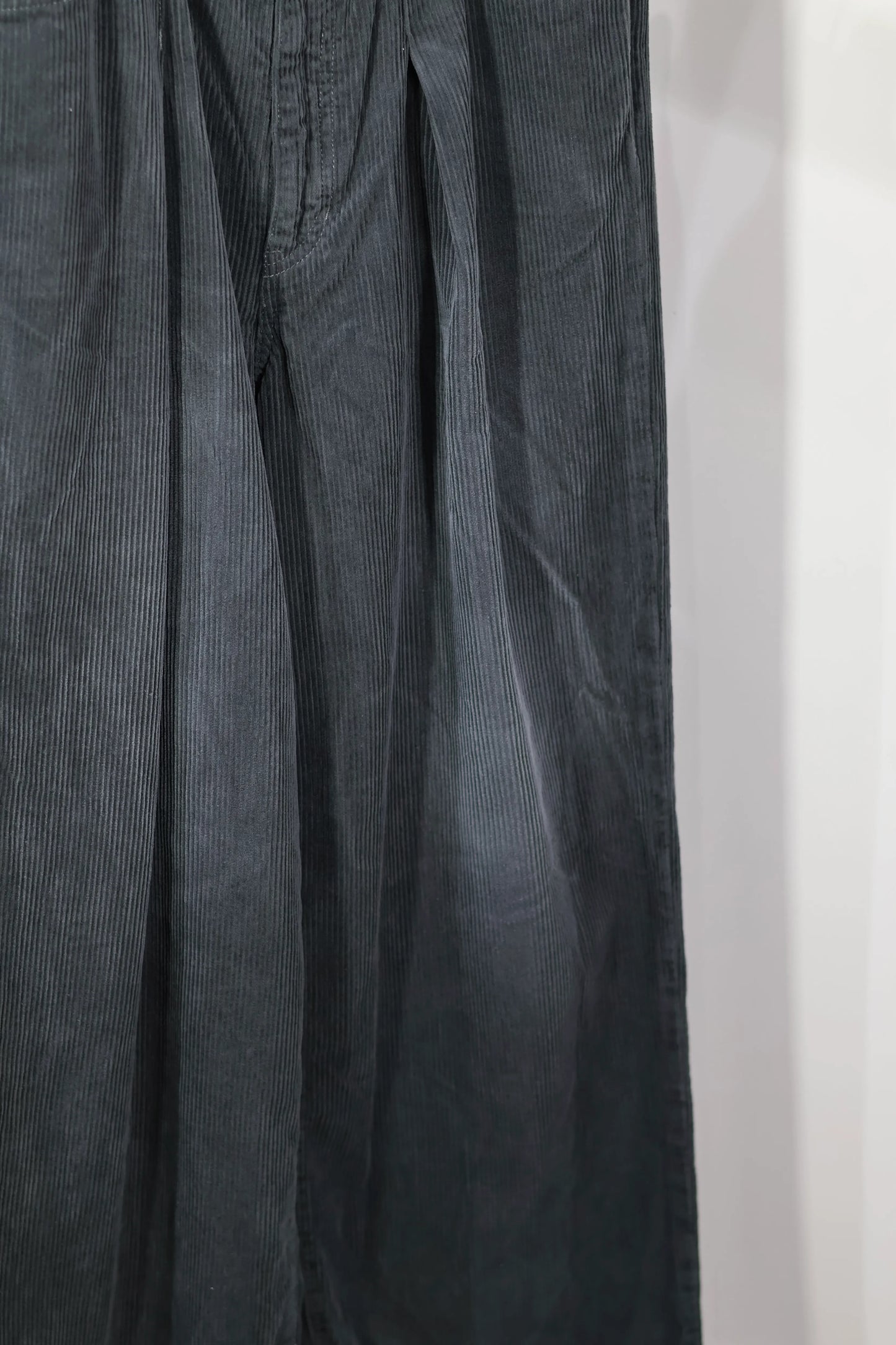 JOHN MASON SMITH / JANE SMITH - 8W COTTON CORDUROY TUCK 5 POCKET PANTS - GRAY