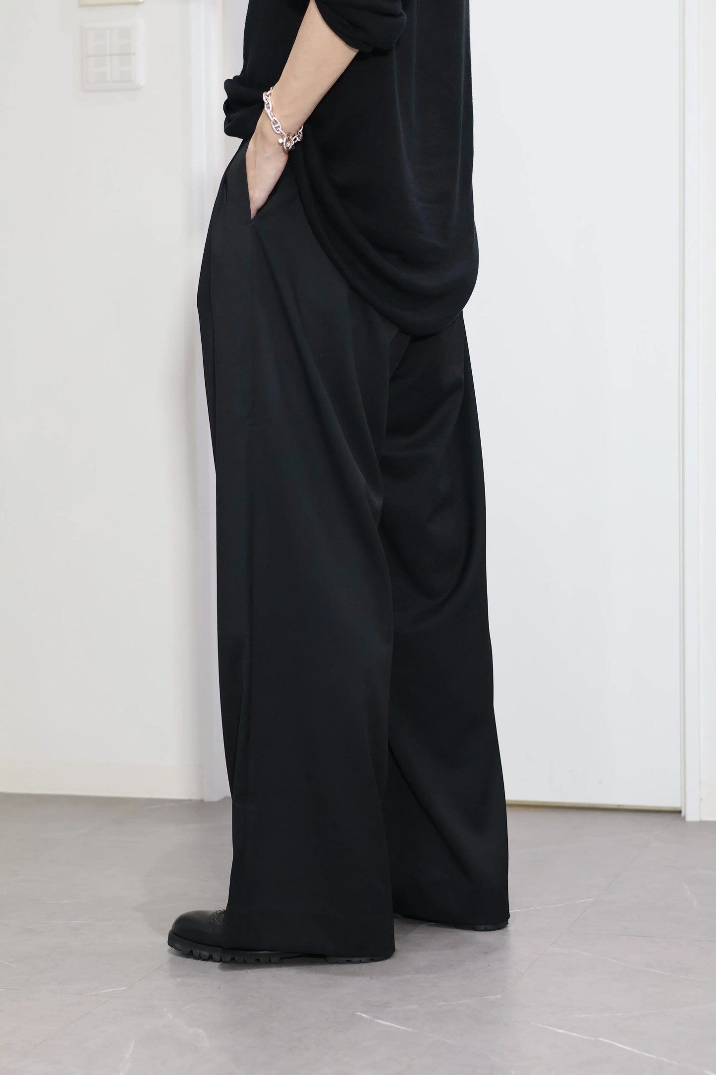 nakedgauge - WOOL GABARDINE 3PLEAT WIDE SLACKS - BLACK