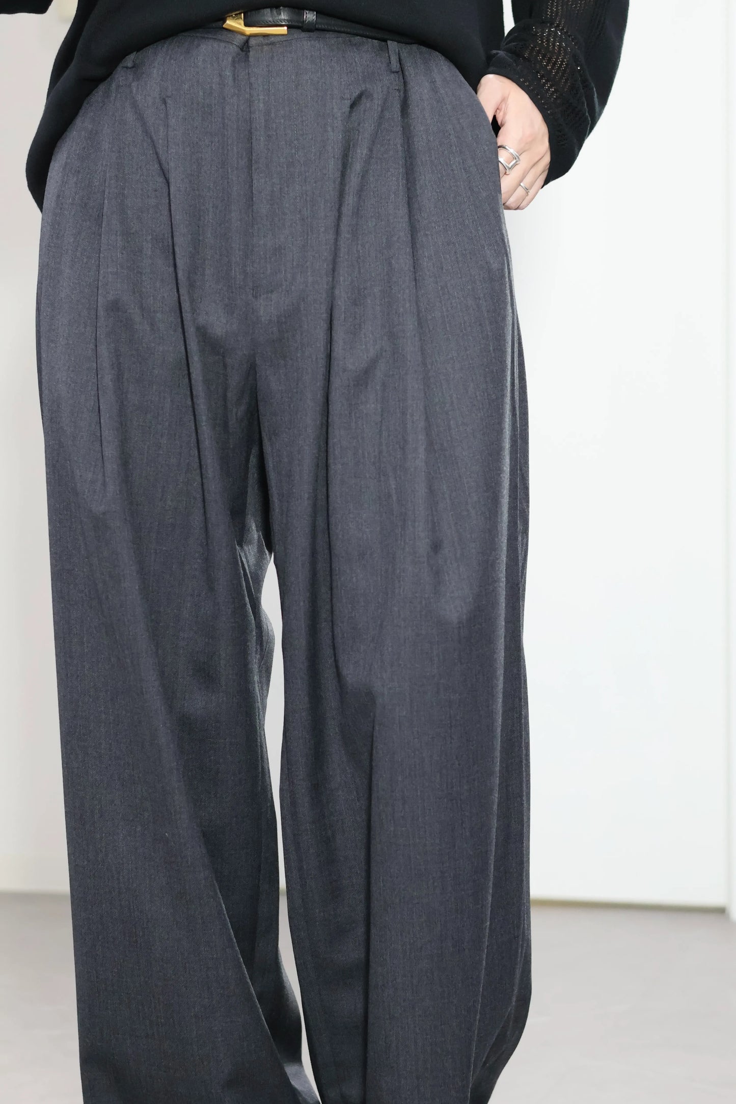 nakedgauge - WOOL GABARDINE 3PLEAT WIDE SLACKS - CHARCOAL GRAY