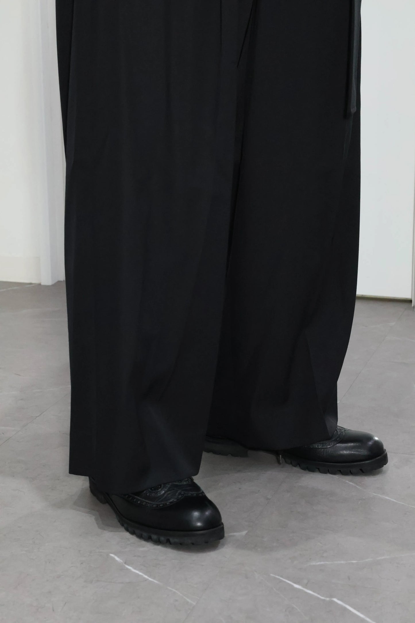 08sircus - Dobby cloth 2tuck belted wide pants - BLACK
