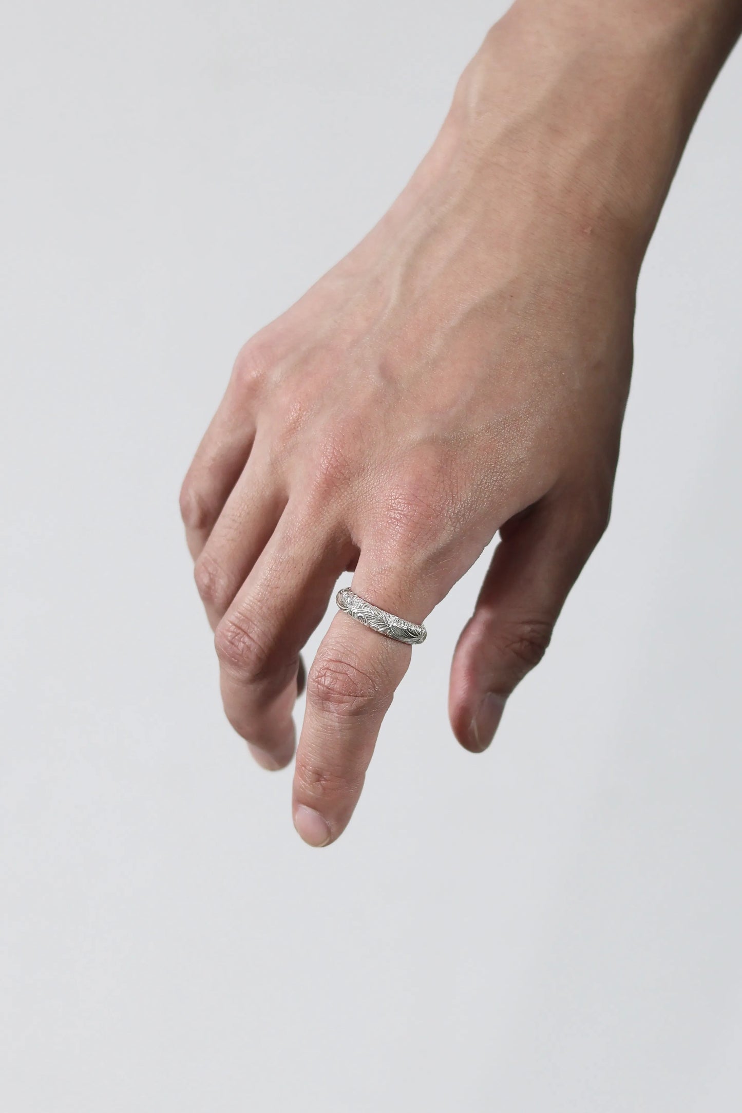 WAKAN SILVER SMITH - Arabesque half round ring S - R-063
