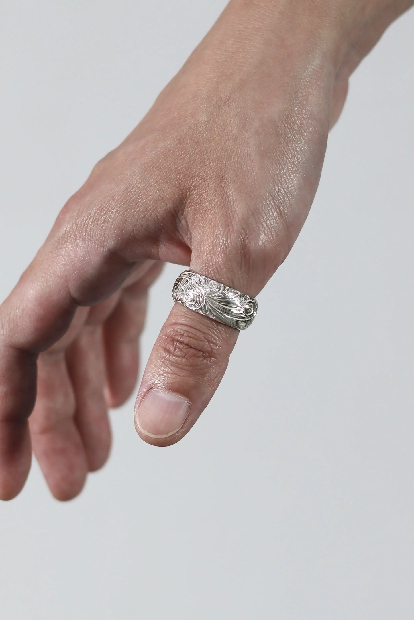 WAKAN SILVER SMITH - Arabesque half round ring L - R-065