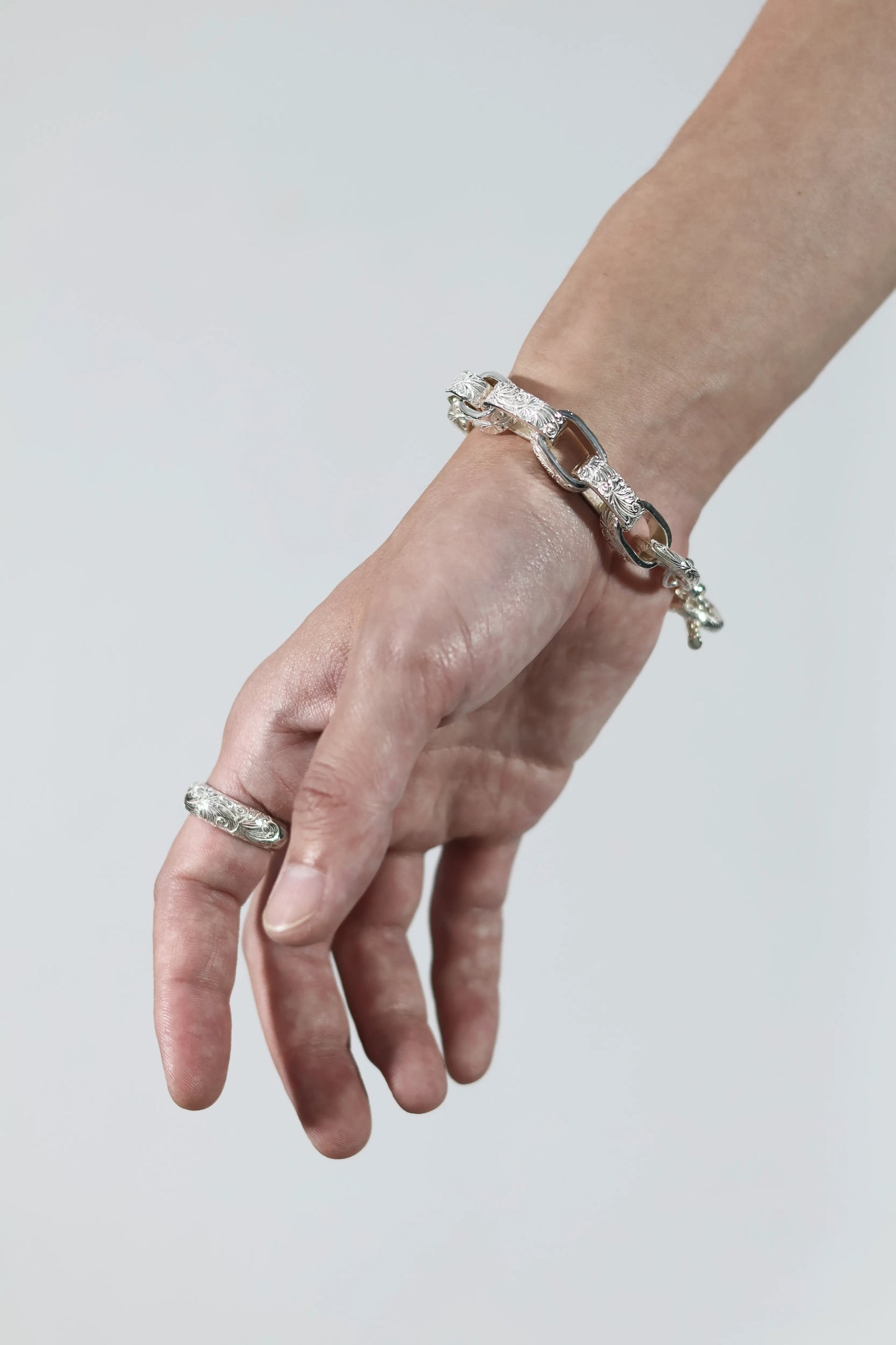 WAKAN SILVER SMITH - Arabesque Hopi chain bracelet - BN-079