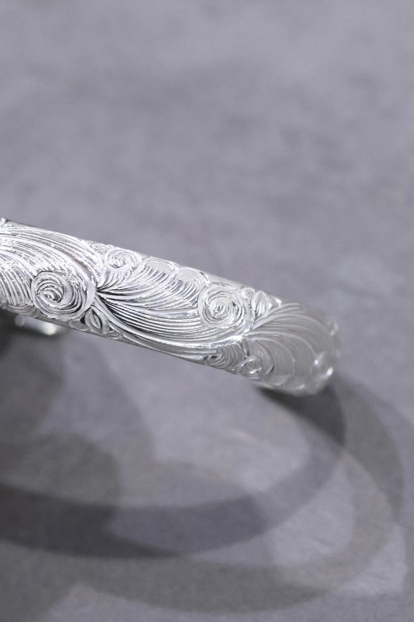 WAKAN SILVER SMITH - Arabesque bangle M - BN-068