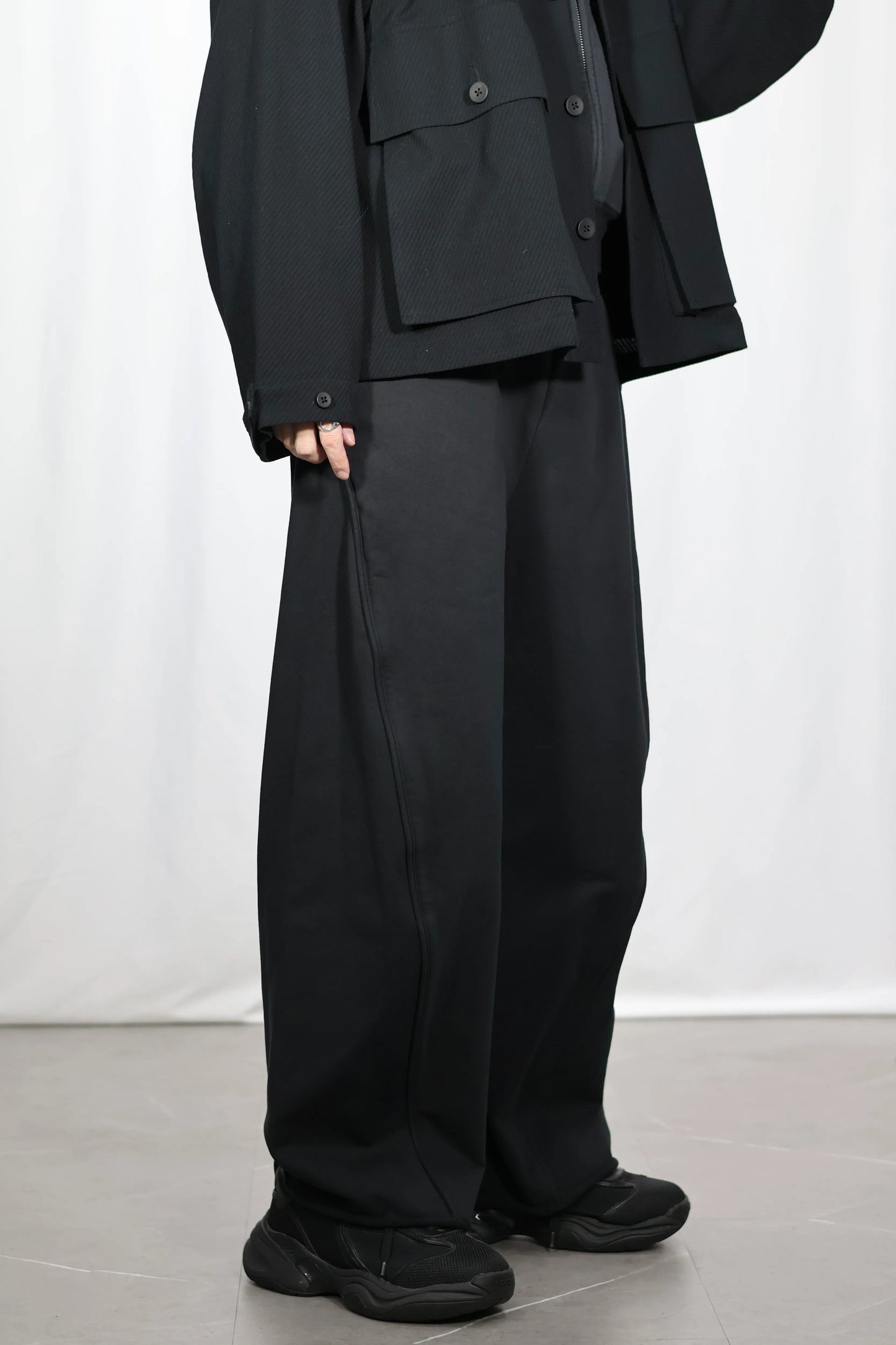 KANEMASA PHIL. - 36G Fine Sweat Draping Easy Pants - BLACK DYE