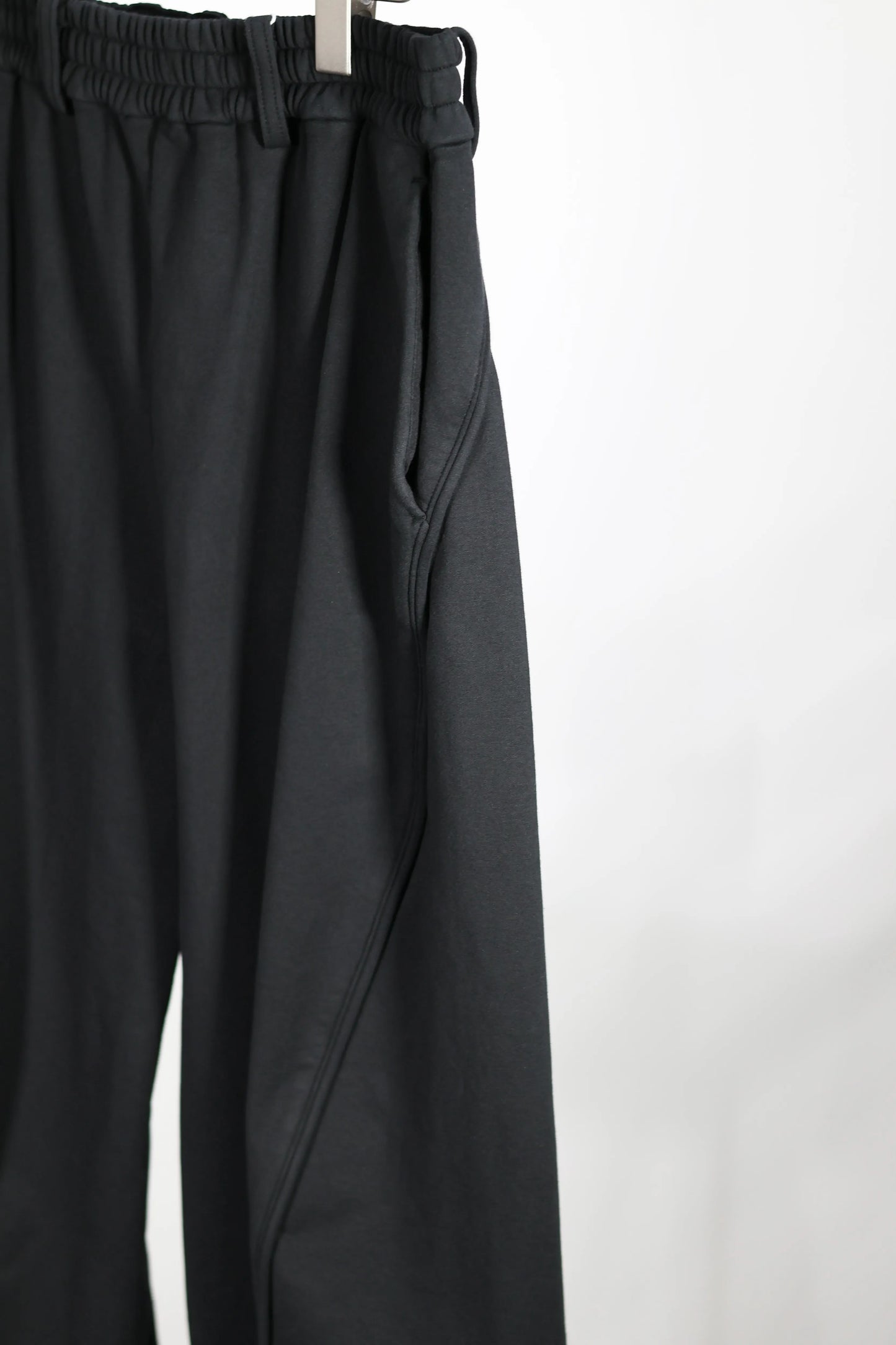 KANEMASA PHIL. - 36G Fine Sweat Draping Easy Pants - BLACK DYE