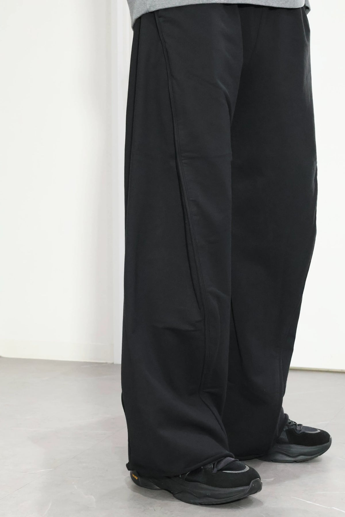 KANEMASA PHIL. - 36G Draping Pants - 黑色硫化染