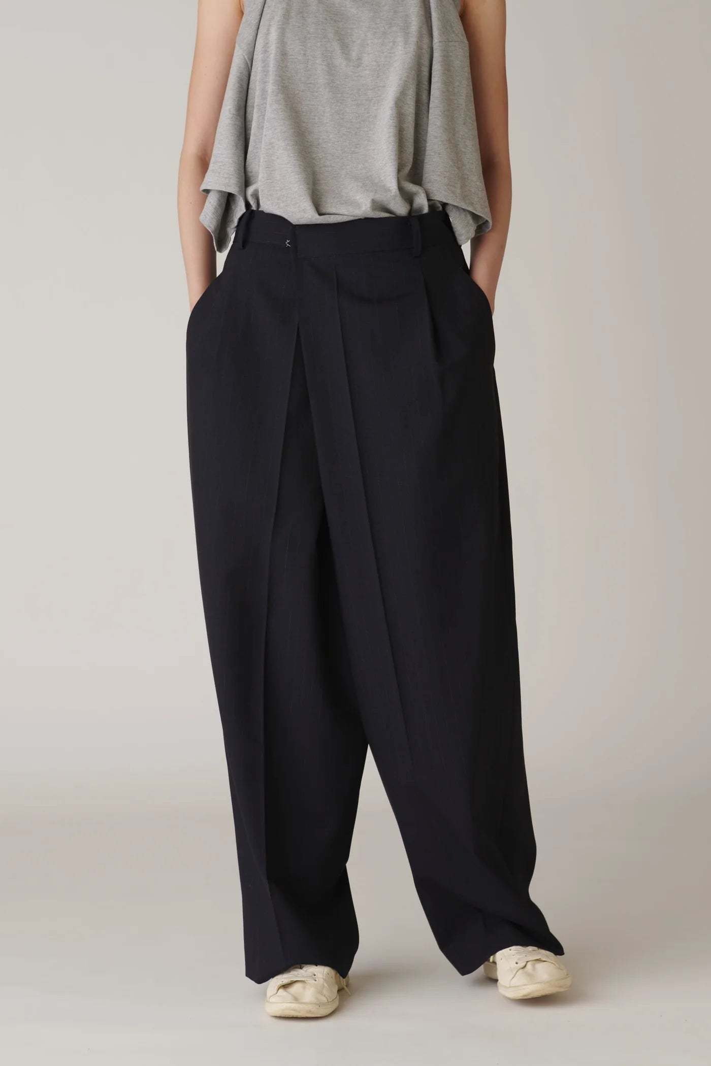 INSCRIRE - Wool Over Size Pants - NAVY STRIPE – un