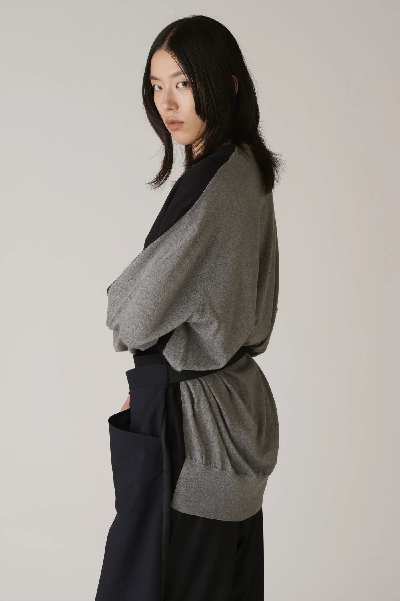 INSCRIRE - Cotton 16G Over Size V neck Cardigan - BLACK × GREY
