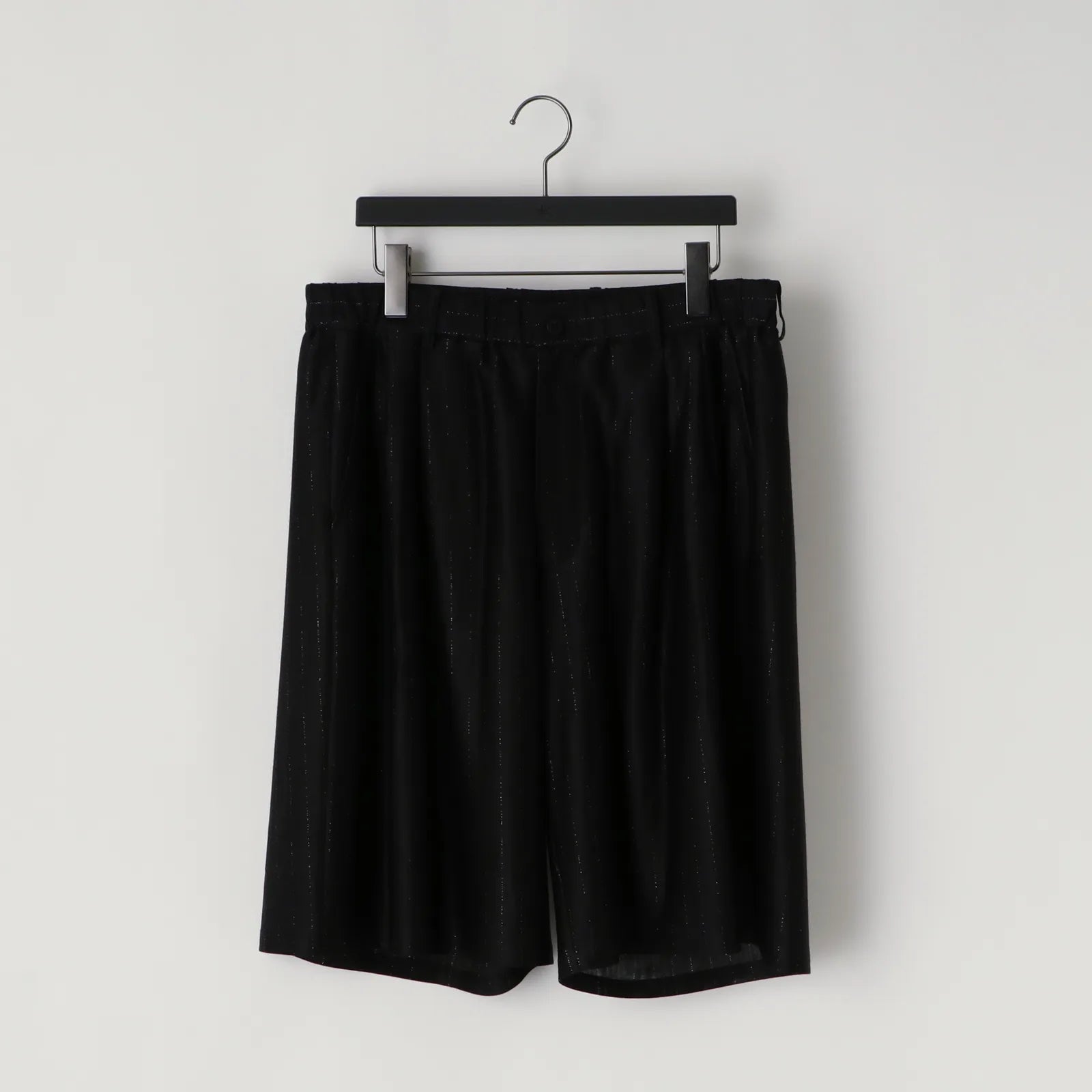 KANEMASA PHIL. - 28G Silk Ramie Glittery Stripe Tuck Easy Shorts - BLACK