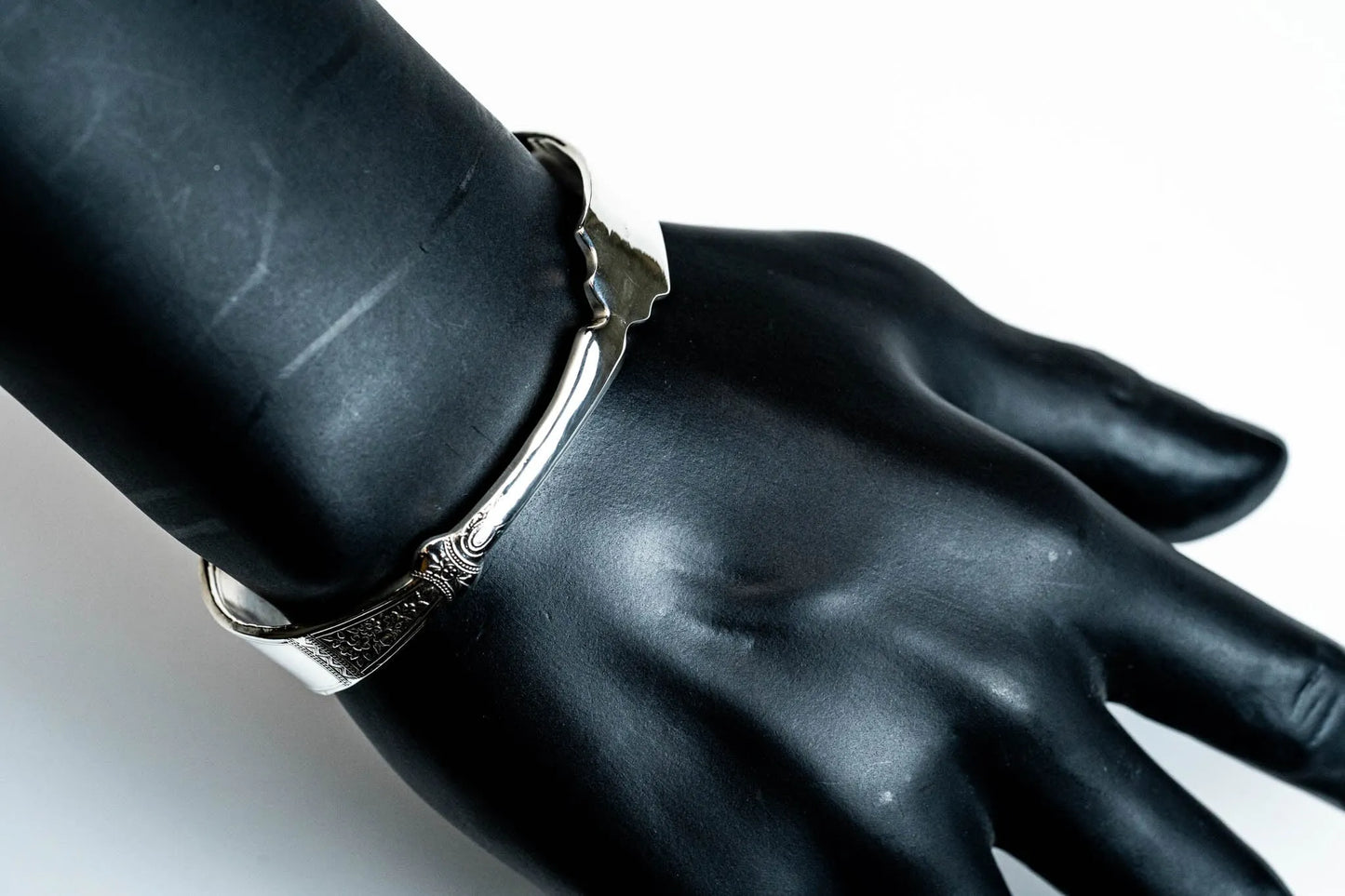 WAKAN SILVER SMITH - Cutlery Butter Knife Bangle (燻し仕上げ) - SILVER