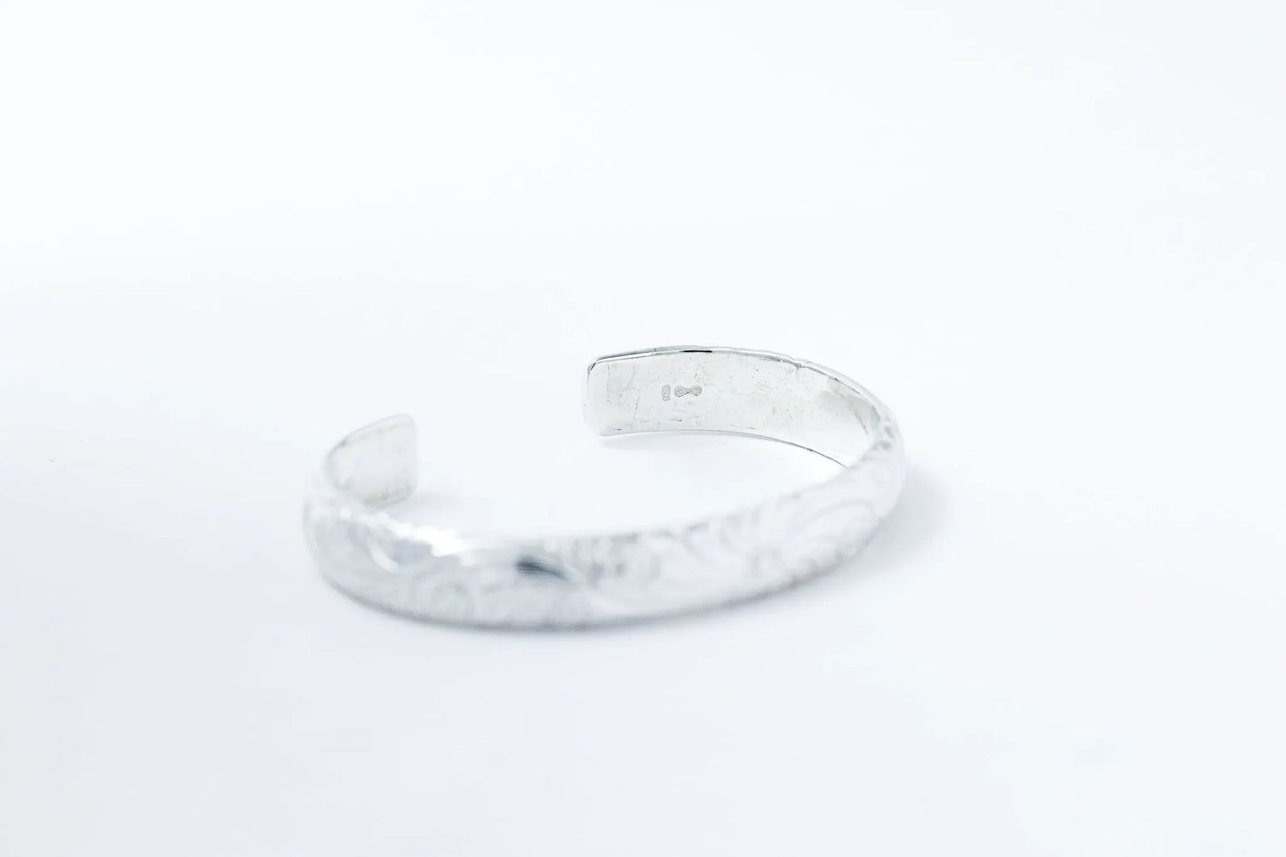 WAKAN SILVER SMITH - Arabesque bangle M - SILVER